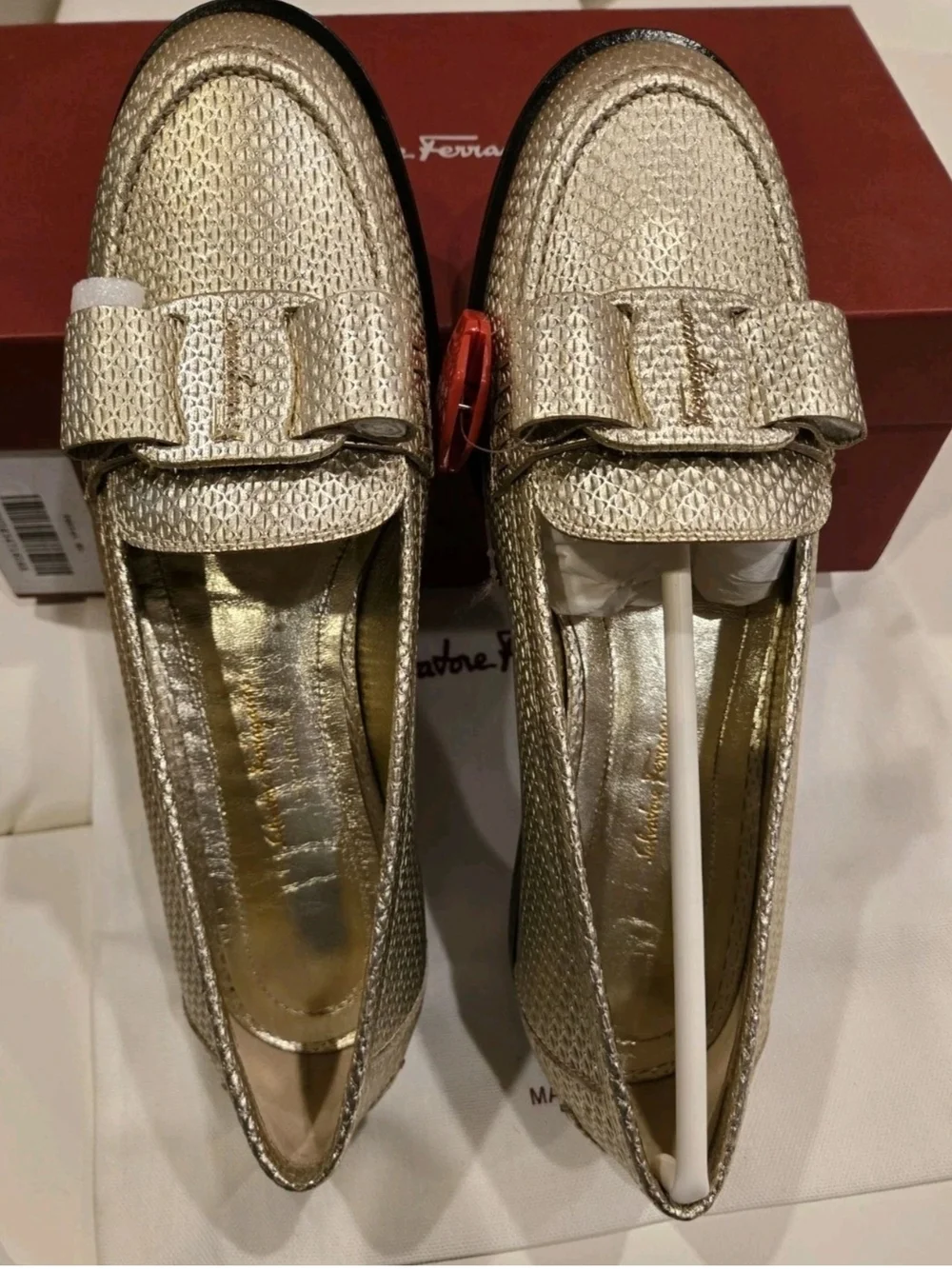 Salvatore Ferragamo Metallic Gold Bow Loafer - Picture 3 of 12
